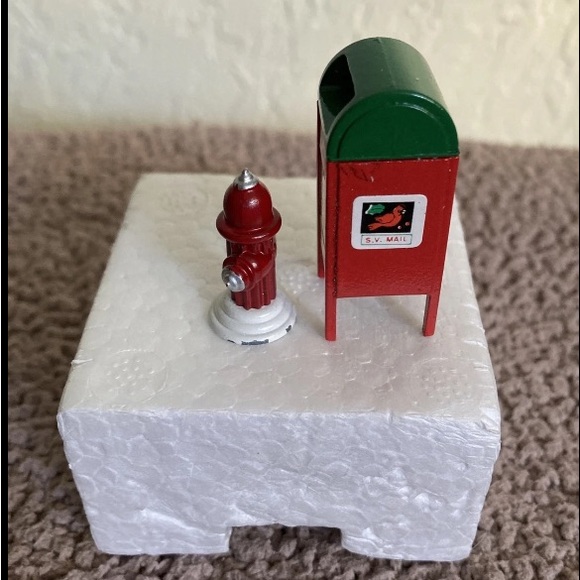 Department 56  Mail Box Fire Hydrant Heritage Village 5214-0 2pc Set in Box - Picture 1 of 5